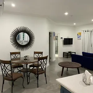  Apartment Meadows Place Jamaica