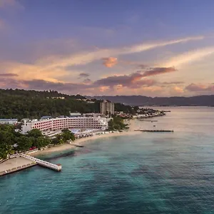 **** Resort Grand Decameron Cornwall Beach, A Trademark Jamaica